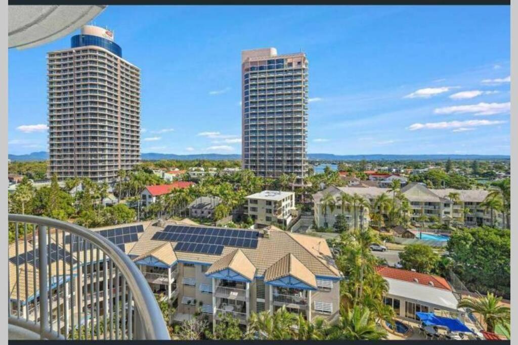 Surfers/Broadbeach Pool View. Free Parking & Wifi Gold Coast Eksteriør billede